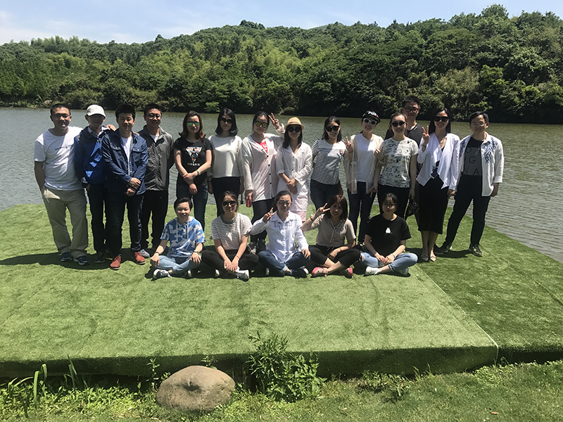 1604028627388451.png 户外集体活动.png